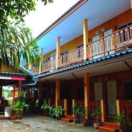 Tamarind Guesthouse Kanchanaburi Exterior photo